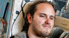 Muž obvinený z útoku na Pelosiho bol na samovražednej misii