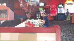 Najsmutnejšia oslava narodenín. Dievčaťu na ňu nikto neprišiel, dôvod je zarážajúci