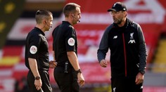 Vo virálnom videu urážal Kloppa. O treste pre rozhodcu Premier League je rozhodnuté