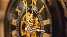 Ponechanie zimného času Slovákov rozhnevalo. Na internete to dávajú patrične najavo