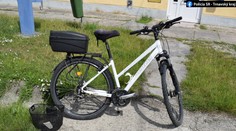 Vodič v Hlohovci zastavil a otvoril dvere. Nevšimol si cyklistku, tá narazila a prepichla si pľúca