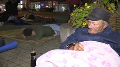 Asi 50 ľudí sa na jednu noc stalo dobrovoľne bezdomovcami