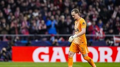 VIDEO: Hororový večer pre českého brankára v Lige majstrov. Dve fatálne chyby a rýchle striedanie