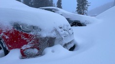 SHMÚ varuje pred snežením, výstrahy platia vo väčšine okresov