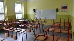 Na niektorých školách sa neučilo dve hodiny,do štrajku sa zapojilo 2000 učiteľov