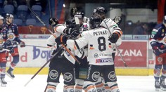 Východniarske oslavy pod Pustým hradom. Bartánusov hetrik vystrelil Košice do extraligového finále