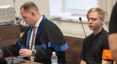 S chladným hlasom opisoval brutálny útok. Samuel na súde s kamennou tvárou sledoval rekonštrukciu jeho besnenia