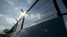 Lotyšsko vybudovalo na hraniciach s Ruskom 23 kilometrov dlhý plot