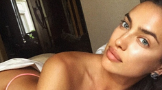 Odvážna selfie takmer nahej Iriny Shayk. Ukázala "rici aj cici"