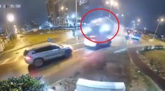 VIDEO: Mercedes preletel cez kruhový objazd aj dve ďalšie vozidlá. Kamera zachytila nehodu ako z filmu