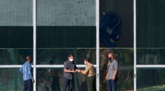 Ďalšia kritika brazílskeho prezidenta: Bolsonara nakrútili vonku, aj keď má koronavírus