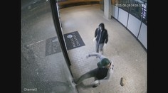 Kamera zachytila neúspešný pokus o lúpež v Bratislave. Riaditeľ aukčného domu jedného z páchateľov spoznal