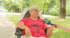 Štát jej odmietol opraviť vozík. Bez neho ostanem len ležať, hovorí Janette z Trnavy