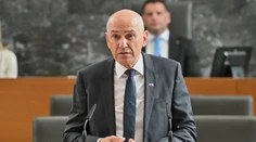 Slovinský parlament vyslovil dôveru vláde Janeza Janšu