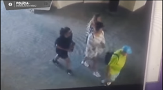 VIDEO: Polícia ukázala, ako ženský gang z Chorvátska okráda turistov v centre Bratislavy