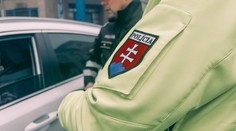 Na cudzom aute jazdil zo strany na stranu. V Čadci vodičovi namerali 3,44 promile alkoholu