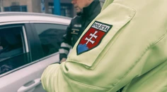 Z bielej dodávky mu cudzí ľudia núkali sladkosti a odvoz. Polícia preveruje prípad z Miloslavova