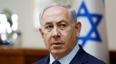 Izraelského premiéra vypočúvajú v korupčnej kauze