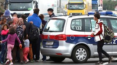 Skupina konzervatívcov chce prinútiť Merkelovú zatvoriť hranice