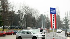 Parkovanie na Nemocničnej ulici v Bojniciach pod nemocnicou už nie je zadarmo
