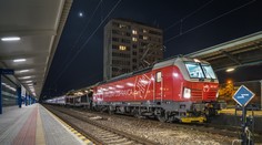 Zmena času sa dotkne aj niektorých vlakov. V staniciach budú stáť hodinu navyše