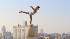 Vražedná kombinácia: Je krásna a nebojácna zároveň, Ruska fotí najnebezpečnejšie selfie