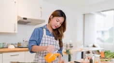 Ranný nápoj, ktorý upokojí črevá. Odborníčka radí recept, ktorý ľahko spravíte doma