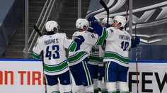 Vancouver sa dohodol na nových zmluvách s dvojicou hviezd