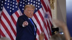 Trump odvolal šéfa agentúry pre bezpečnosť, lebo odmietal tvrdenia o podvodoch vo voľbách