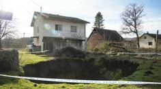 VIDEO: Chorvátov po zemetrasení desia prepadliny, tvoria sa aj v tesnej blízkosti domov