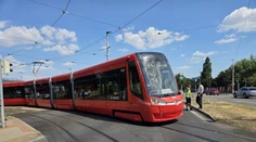 V Bratislave sa vykoľajila električka. Dôležitú ulicu čiastočne uzavreli