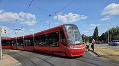 V Bratislave sa vykoľajila električka. Dôležitú ulicu čiastočne uzavreli