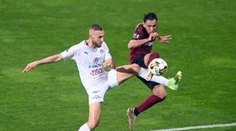 VIDEO: Brankár na neho zabudol a draho zaplatil. V českej lige padol vtipný gól