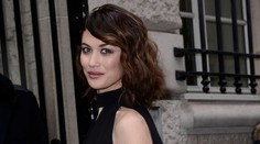 Sexy Kurylenko v odvážnych minišatách. To sú ale nohy!