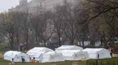 Poľnú nemocnicu v newyorskom Central Parku pre klesajúci počet prípadov uzavrú