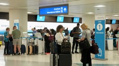 Masívne dôsledky shutdownu v USA: Viac ako tisíc zrušených letov, ešte viac ich mešká