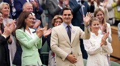 V stoji aplaudovali malí, veľkí i princezná. Wimbledon si búrlivými ováciami uctil svojho rekordéra