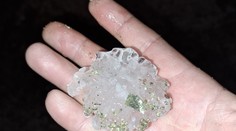 VIDEO: Neďaleko Slovenska vyčíňala supercela. Sprevádzali ju aj päťcentimetrové krúpy