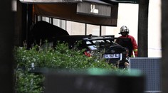 Do terasy parížskej kaviarne vrazilo auto, jedna osoba zahynula