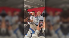 Na preteky F1 zavítala aj legenda internetu. S deduškom z meme obrázkov sa fotili aj pretekári