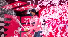 Úvodnú etapu Gira vyhral Ganna, Sagan obsadil v časovke 51. miesto