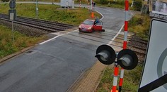 VIDEO: Od tragédie ich delili sekundy. Vodičovi odpadlo koleso v najhoršom možnom okamihu