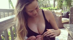 Jeden z najkrajších párov Hollywoodu je šťastím bez seba. Majú chlapca!