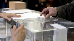 Bulharské voľby: Podľa exit pollu tesne vedie koalícia expremiéra Petkova