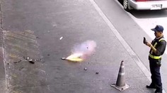 Žena spôsobila na letisku paniku. Vybuchol jej na chrbte ruksak