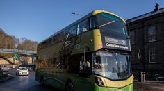 Šofér podal okamžitú výpoveď počas jazdy. Cestujúcich nechal napospas osudu v zavretom autobuse