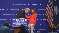 Prezidentského kandidáta vyťahali za vlasy! Nosí Trump parochňu?