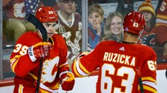 Calgary prehralo na ľade Detroitu, Ružička nebodoval