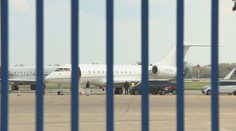 Má vraj slúžiť zraneným vojakom. Na Slovensko priletel v tichosti už druhý stroj za milióny