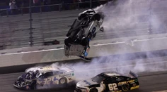 Preteky NASCAR v Daytone poznačila hrozivá havária v poslednom kole